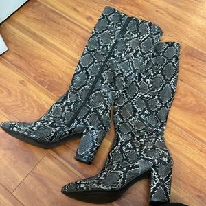 New Snake Print Boots!🖤